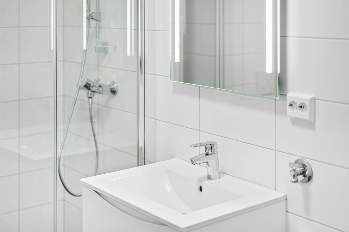 Space Saving Fold Shower Door Bi: The Smart Fix for Cramped Bathrooms