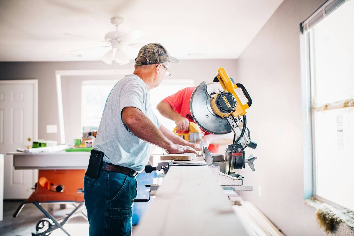 Tub Shower Door Replacement: Why Bi-Fold Doors Are the Overlooked Fix